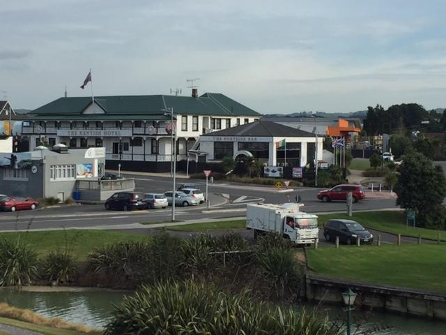 The Kentish Hotel Waiuku Exterior foto